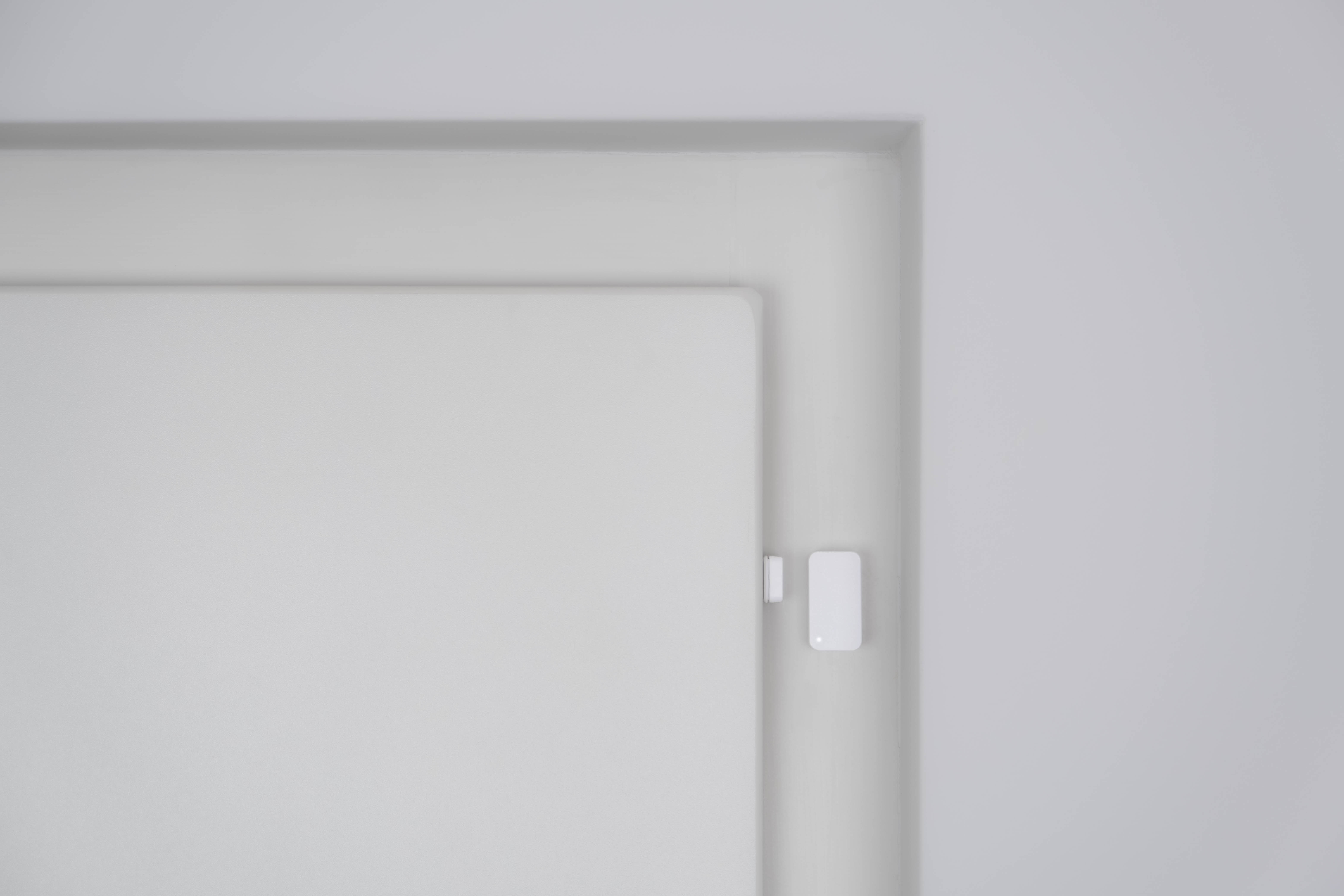 Door Sensor Mounting Example B1: If the door and the frame are not at the same level, the Door Sensor can be applied on the door and the Magnet on the edge of the door (for example at the side of the door)